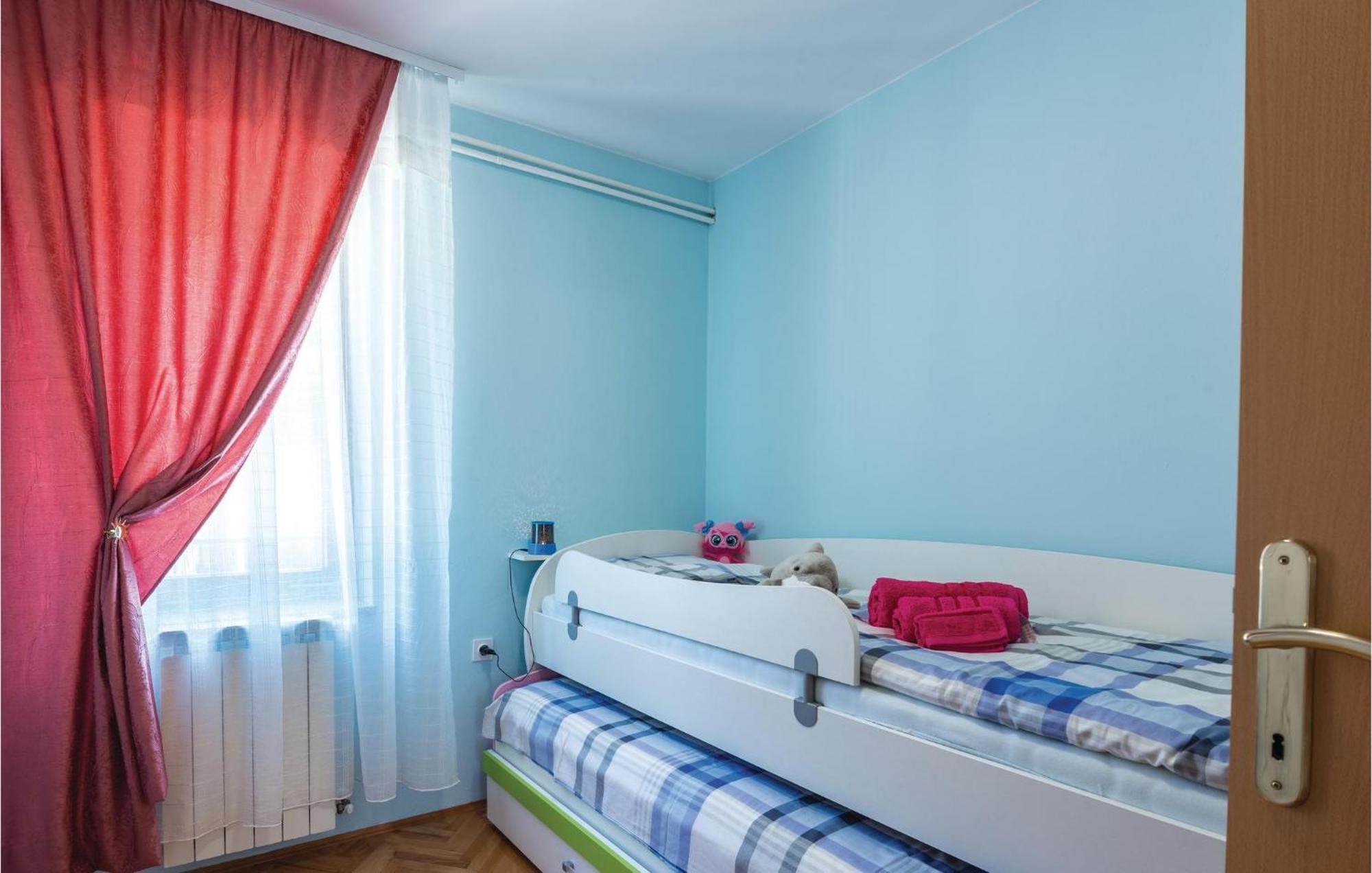 Amazing Apartment In Veprinac With Kitchen Eksteriør billede
