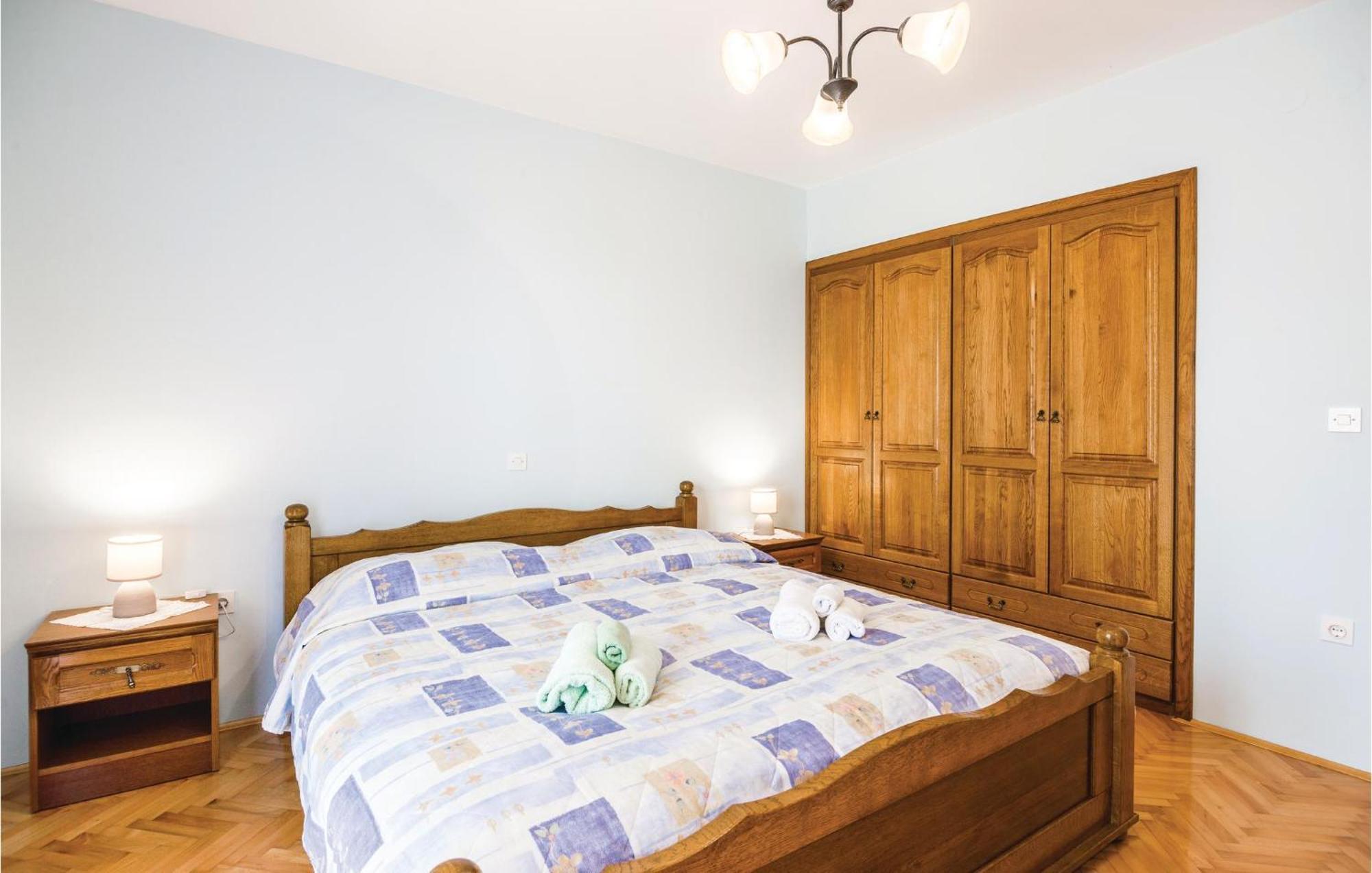 Amazing Apartment In Veprinac With Kitchen Eksteriør billede